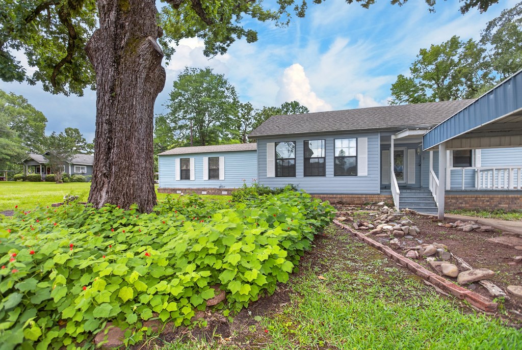 1404 Rice Street