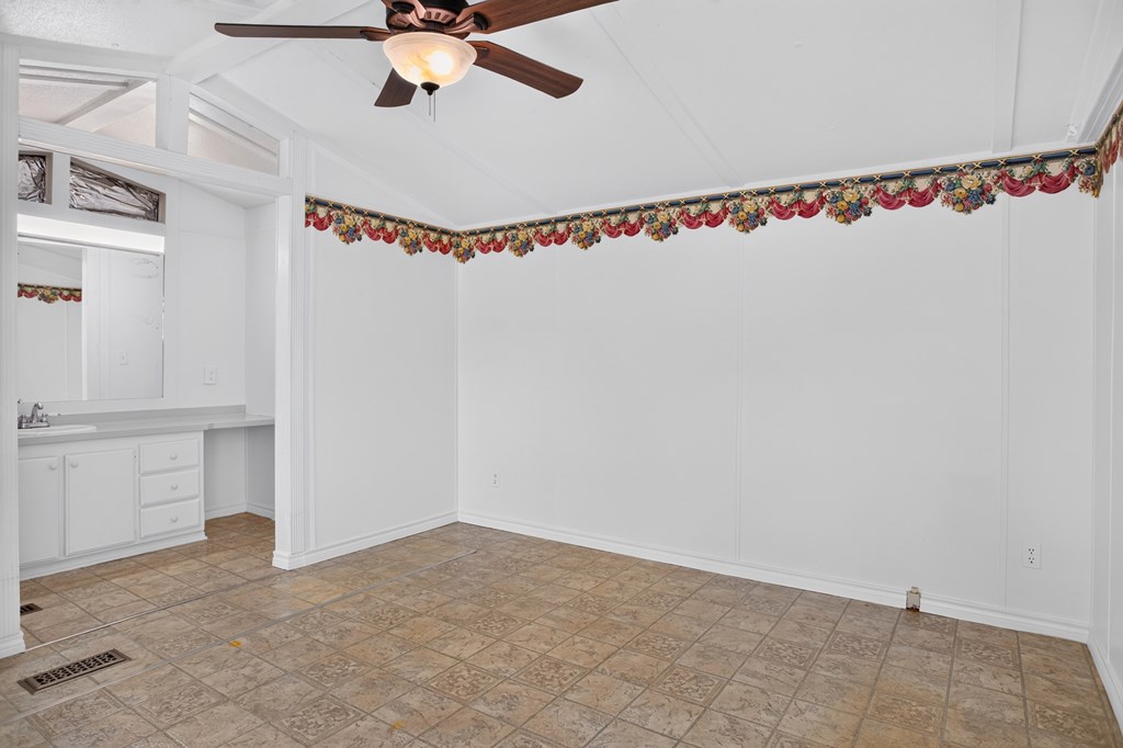 1404 Rice Street