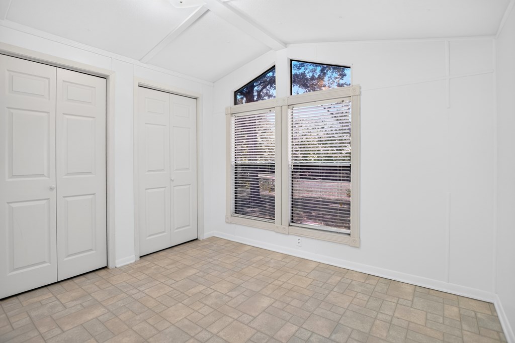 1404 Rice Street