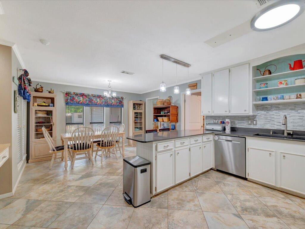 106 West Creek Drive