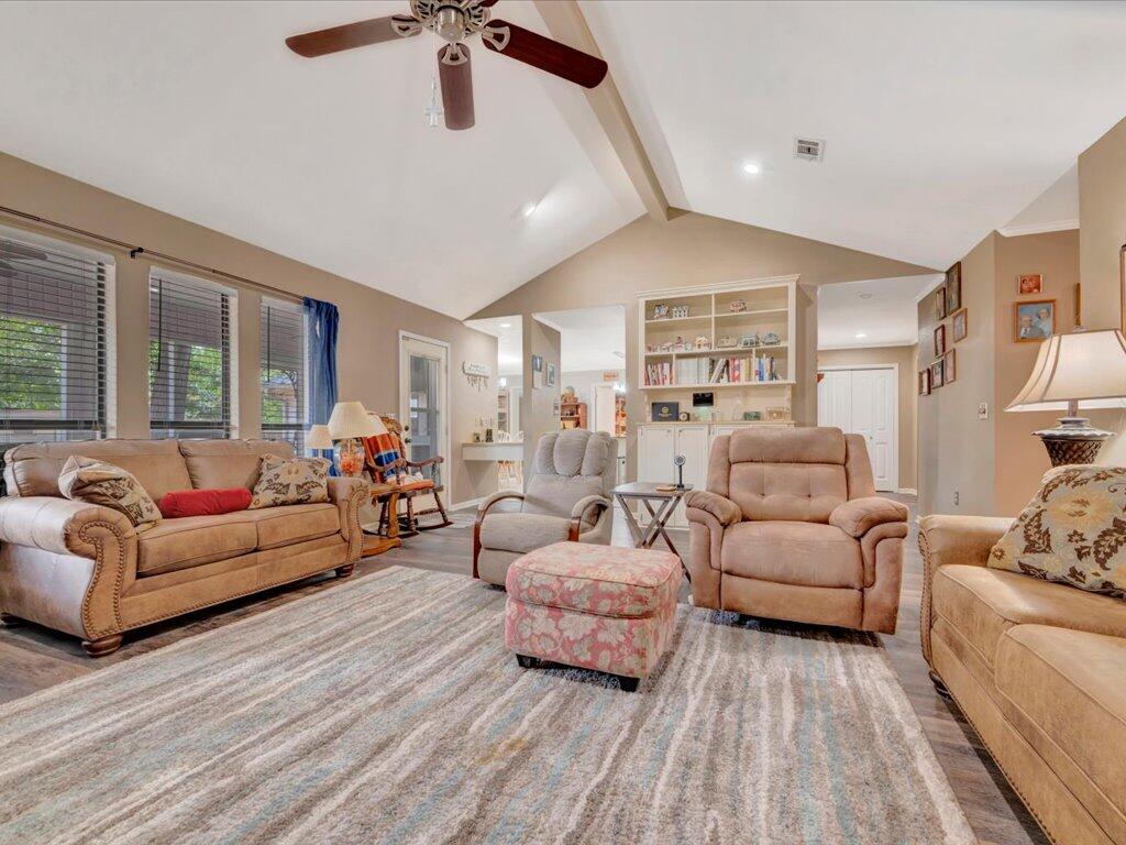 106 West Creek Drive