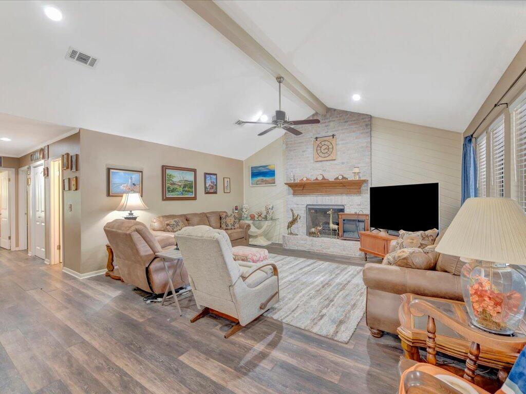 106 West Creek Drive