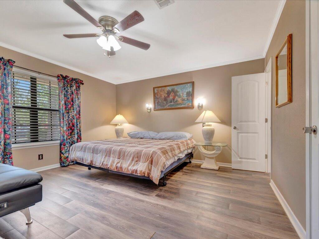 106 West Creek Drive