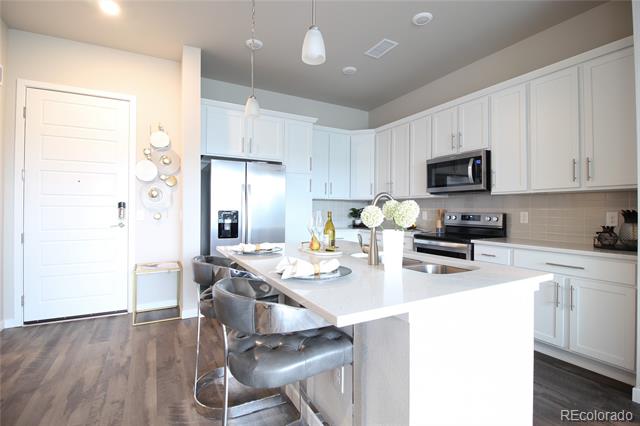 420 E Fremont Place Unit: 408