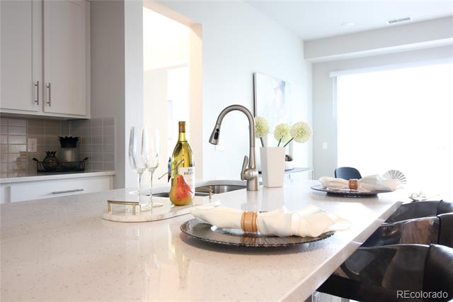 420 E Fremont Place Unit: 408