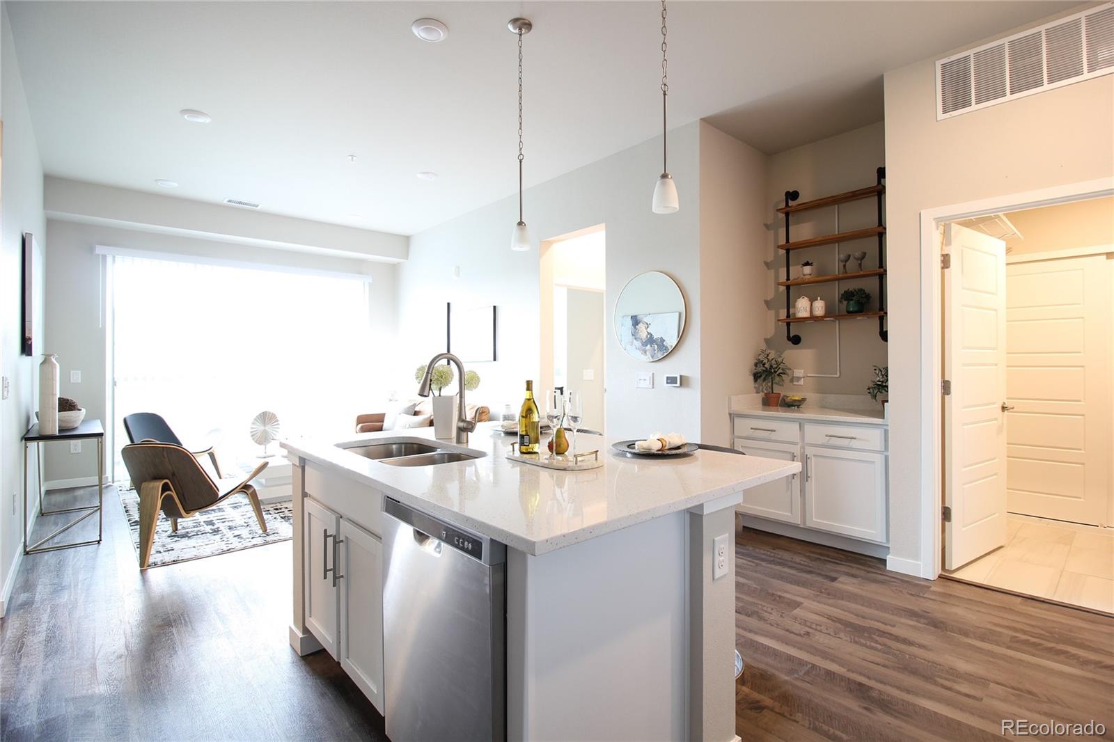 420 E Fremont Place Unit: 408