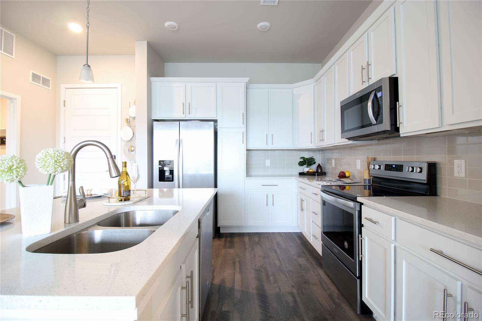 420 E Fremont Place Unit: 408