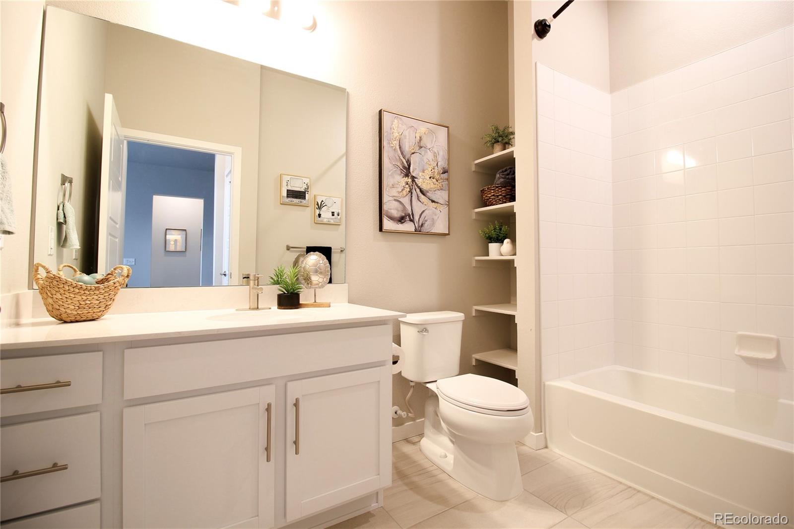 420 E Fremont Place Unit: 408