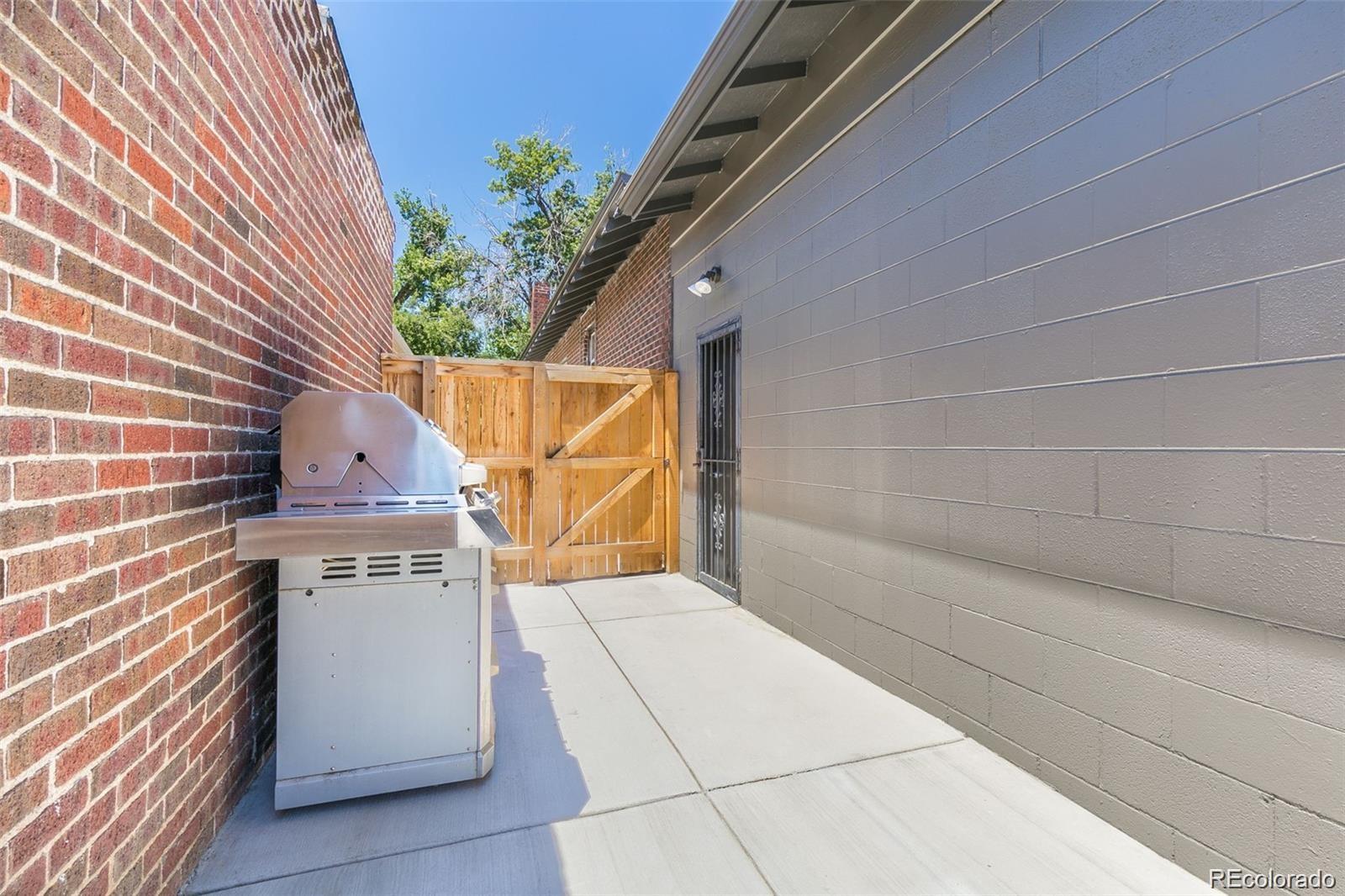 3216 Vine Street