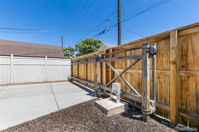 3216 Vine Street