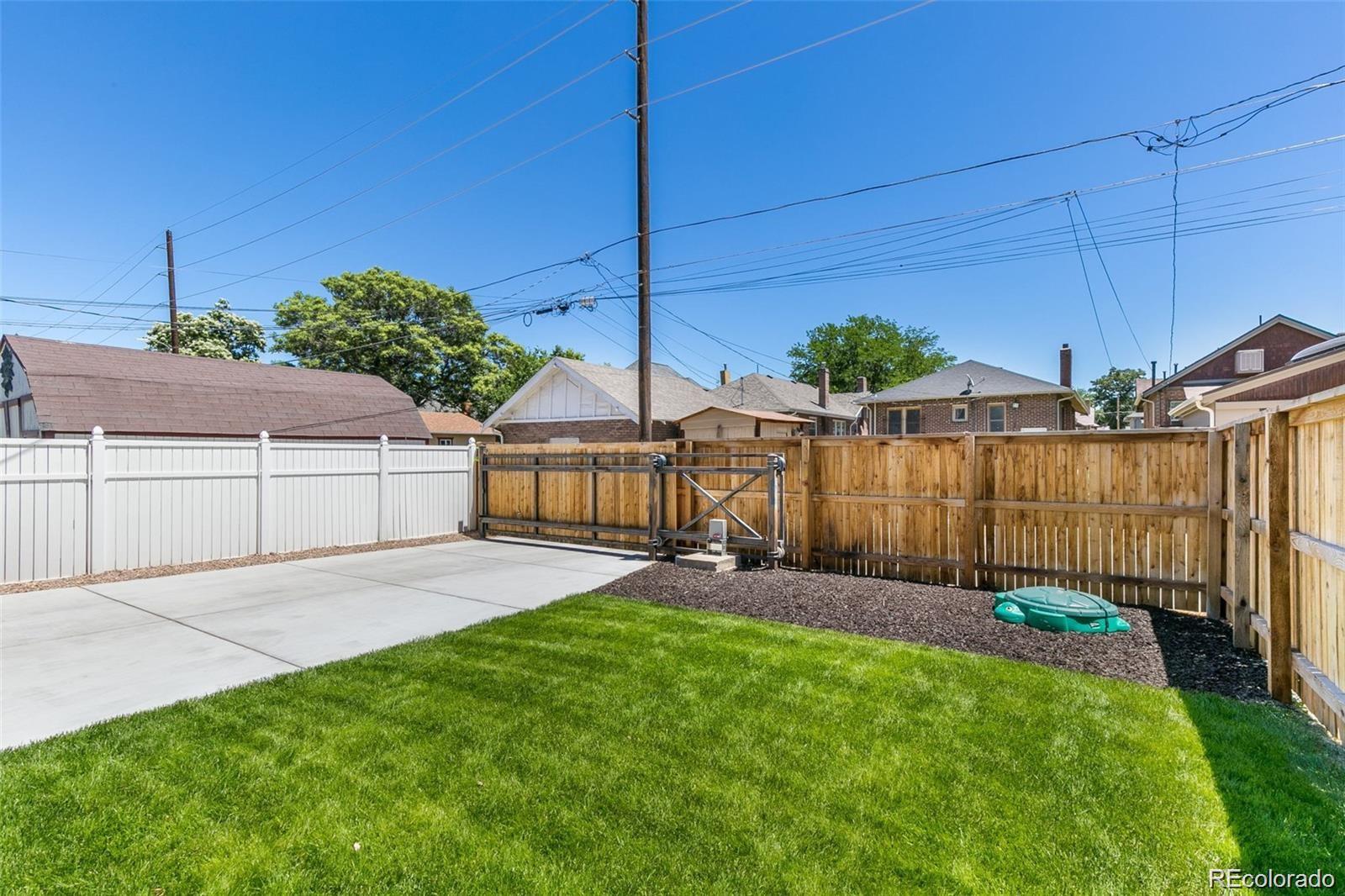 3216 Vine Street
