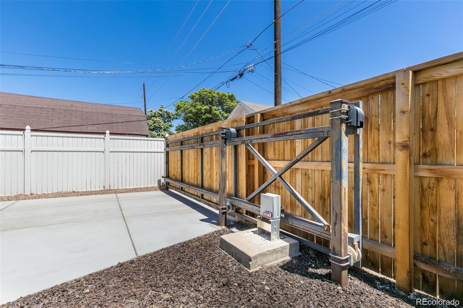 3216 Vine Street