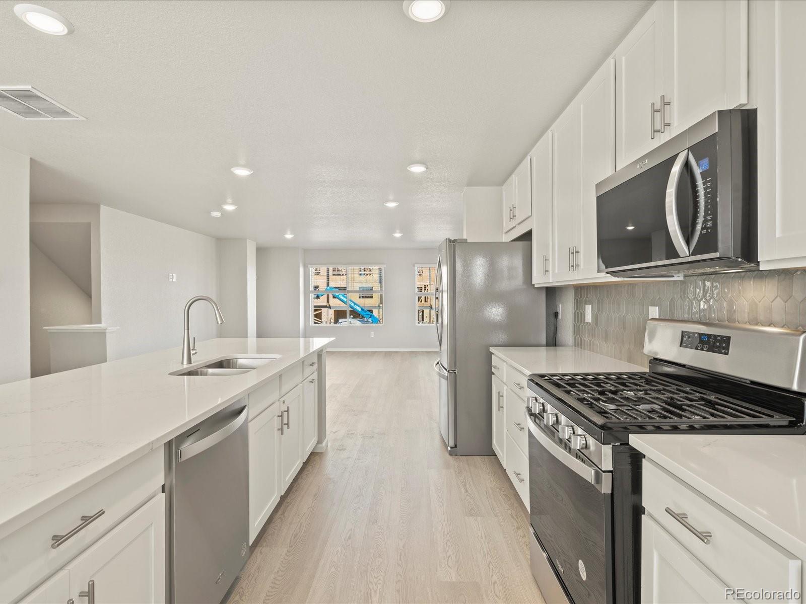 14432 Pansy Loop