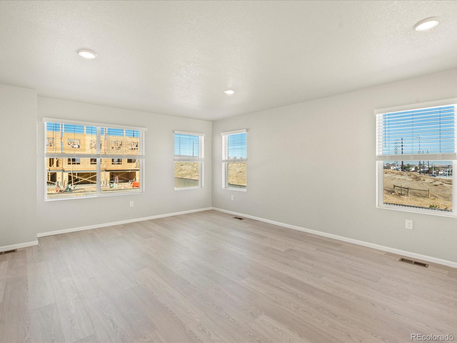 14432 Pansy Loop