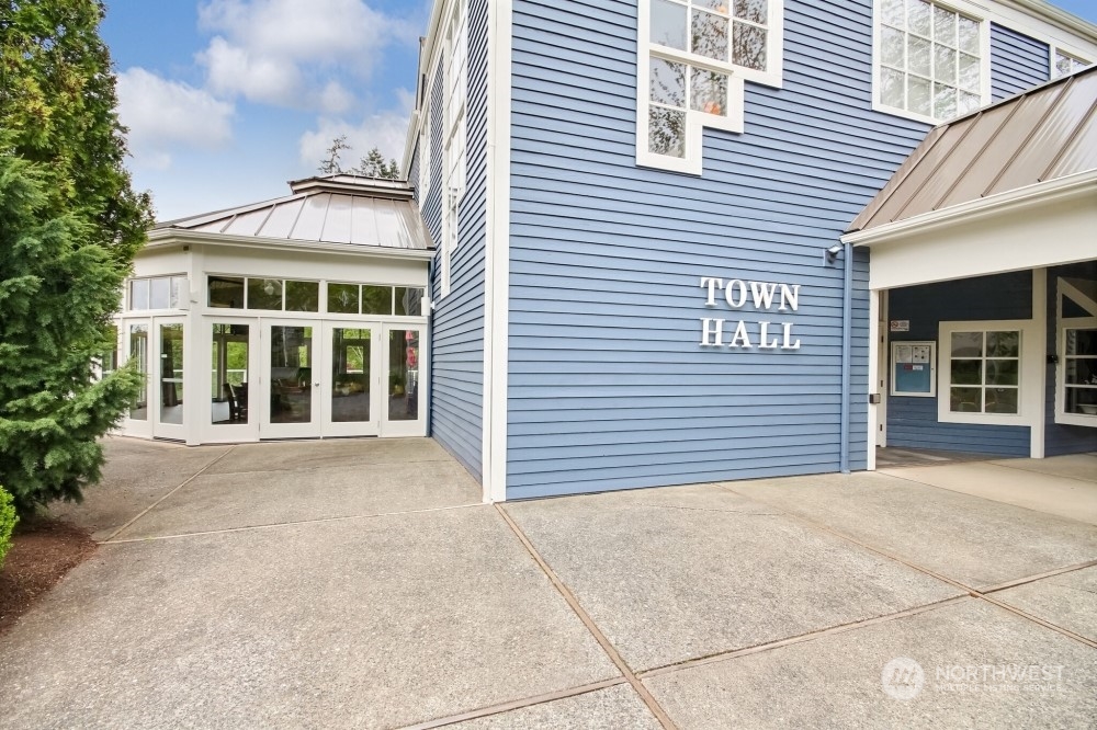 22635 SE 44th Place Unit: 1631