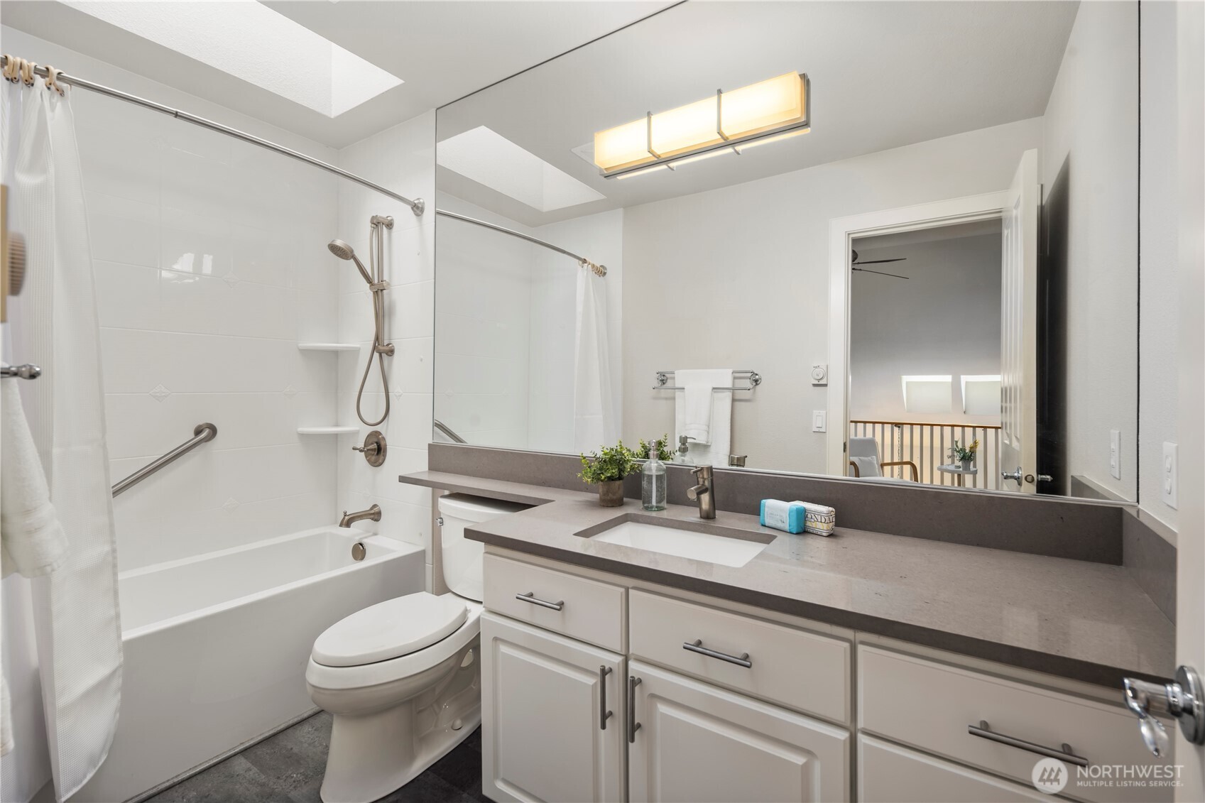 120 Newport Way NW Unit: 17
