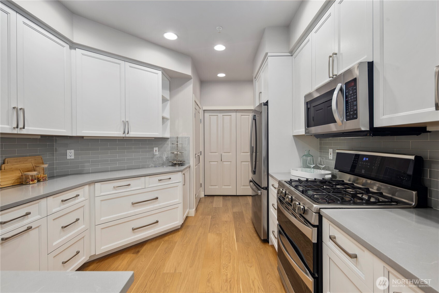 120 Newport Way NW Unit: 17