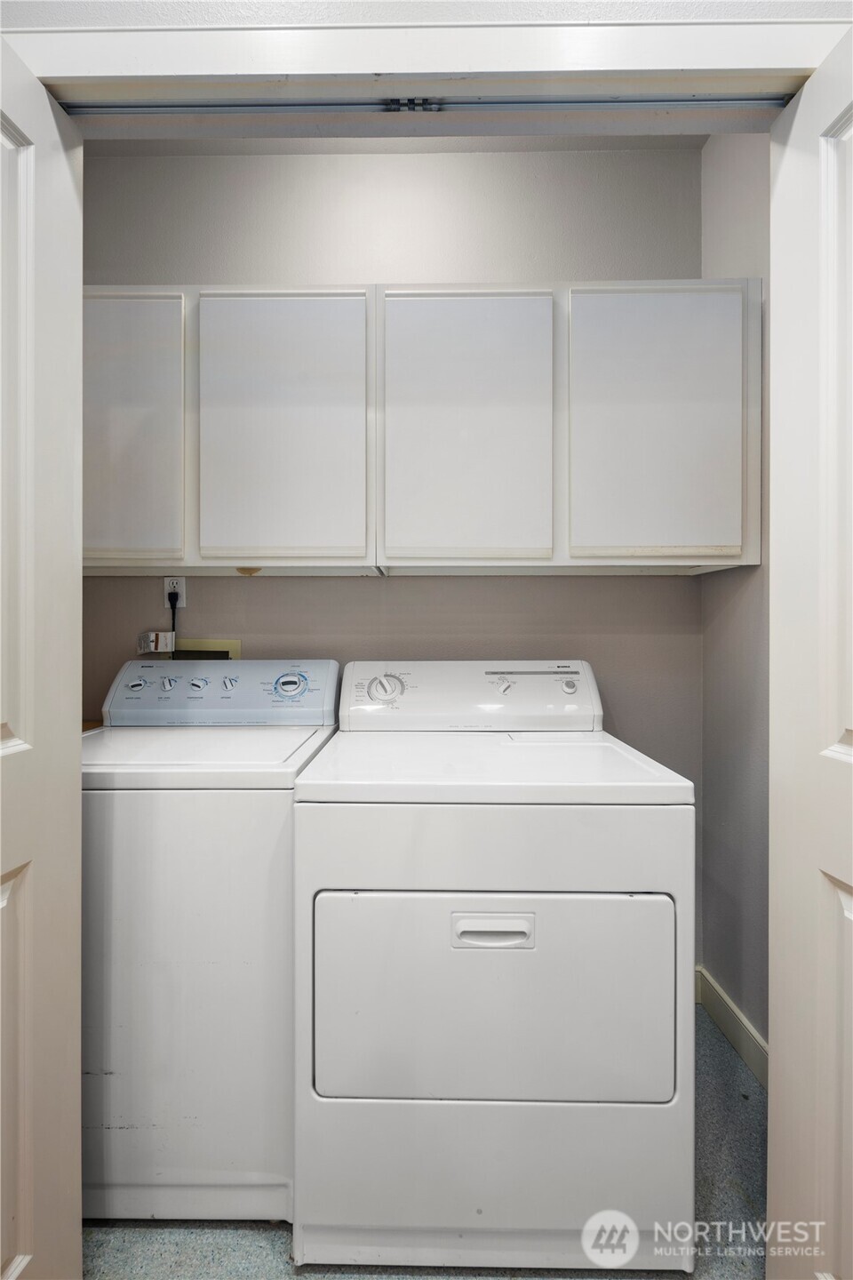 120 Newport Way NW Unit: 17