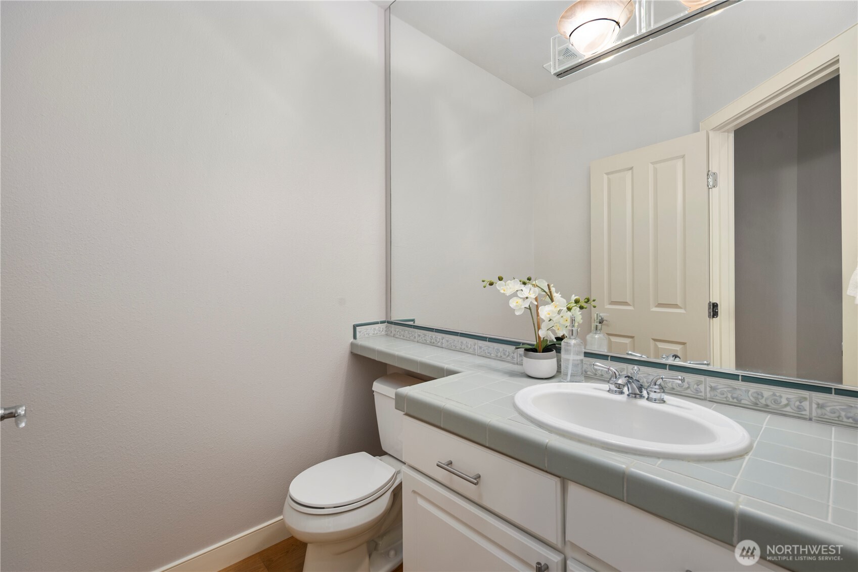 120 Newport Way NW Unit: 17