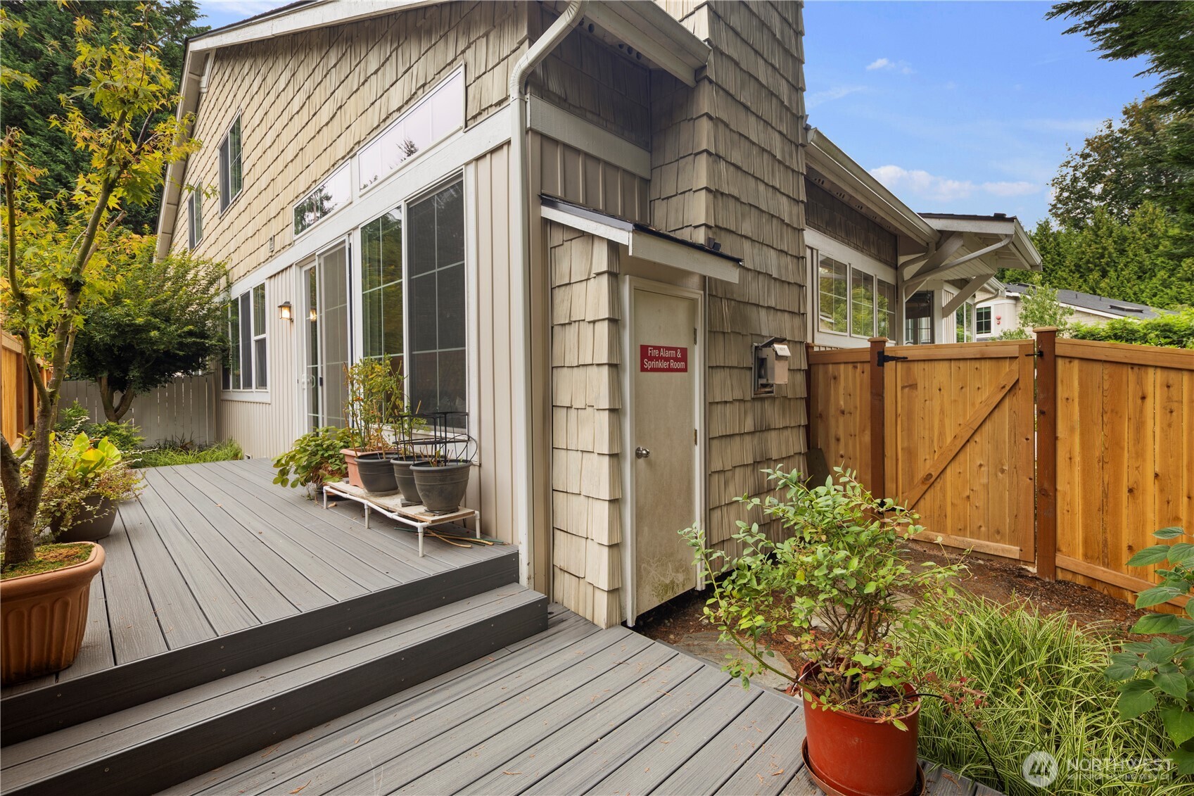 120 Newport Way NW Unit: 17