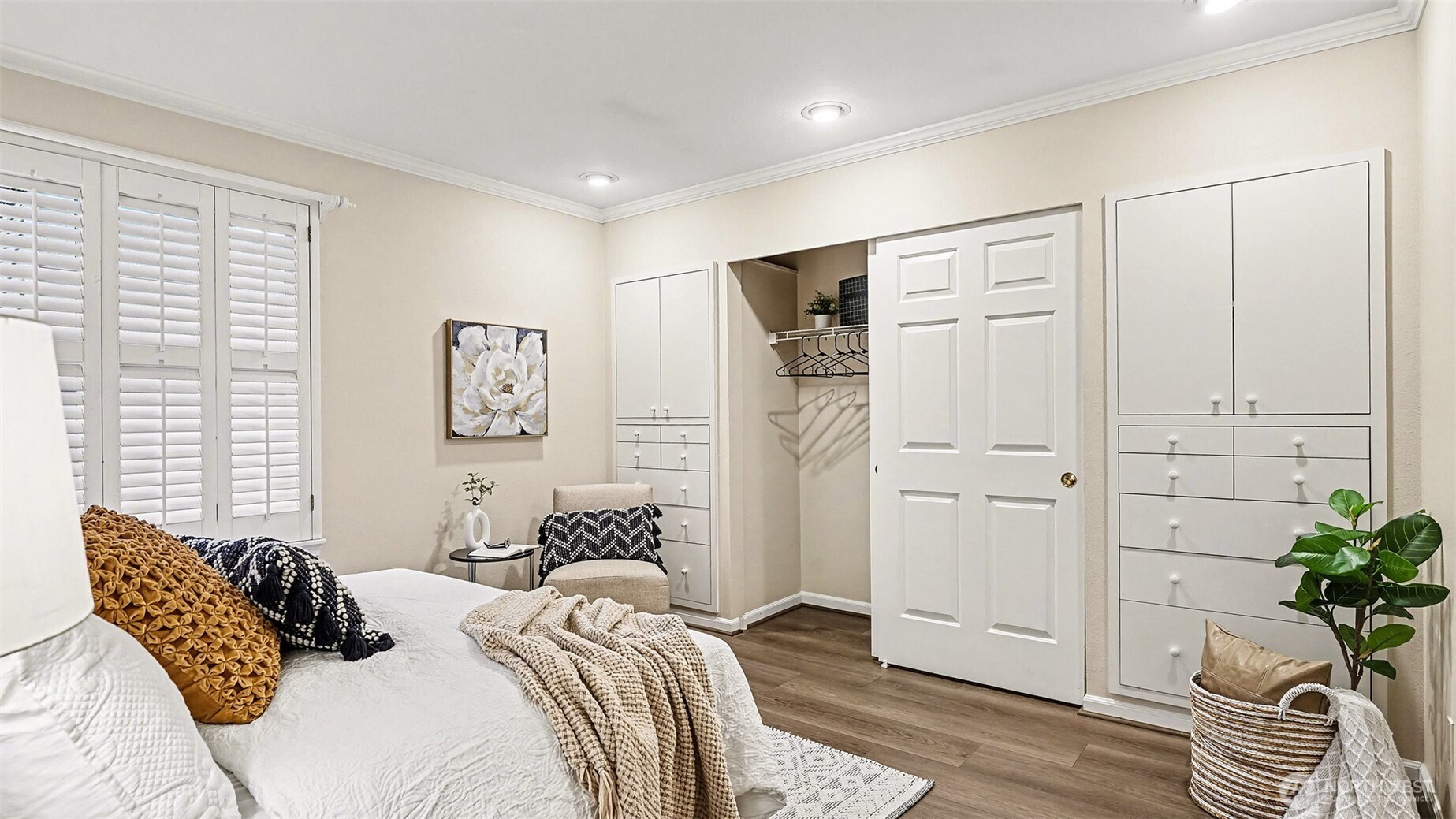 3420 Burke N Unit: C-308