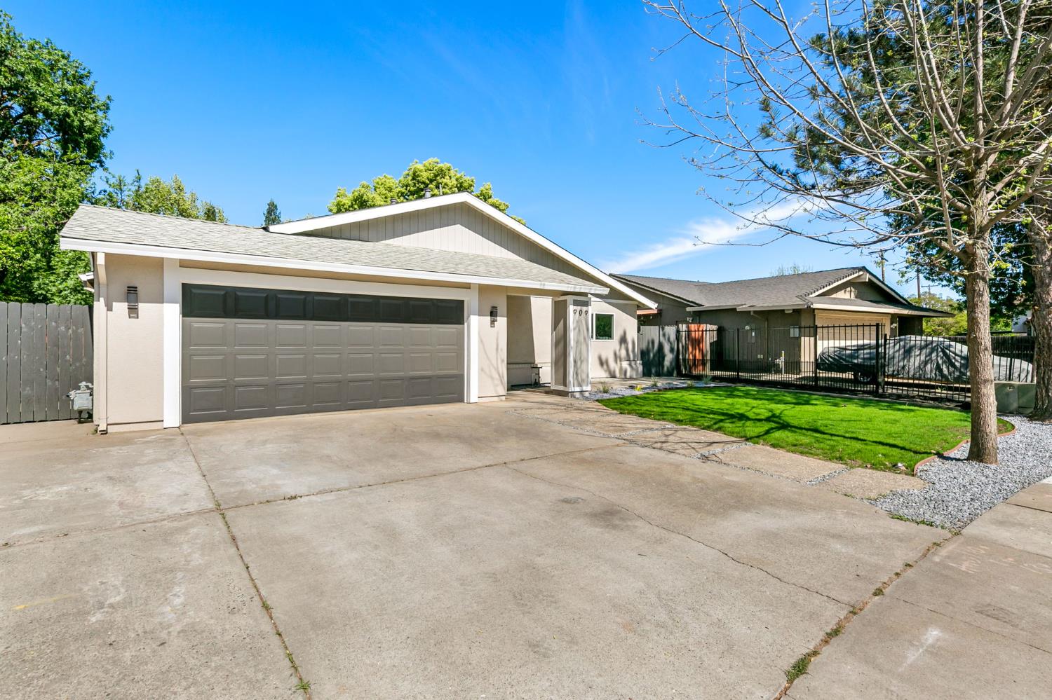 909 Regatta Drive