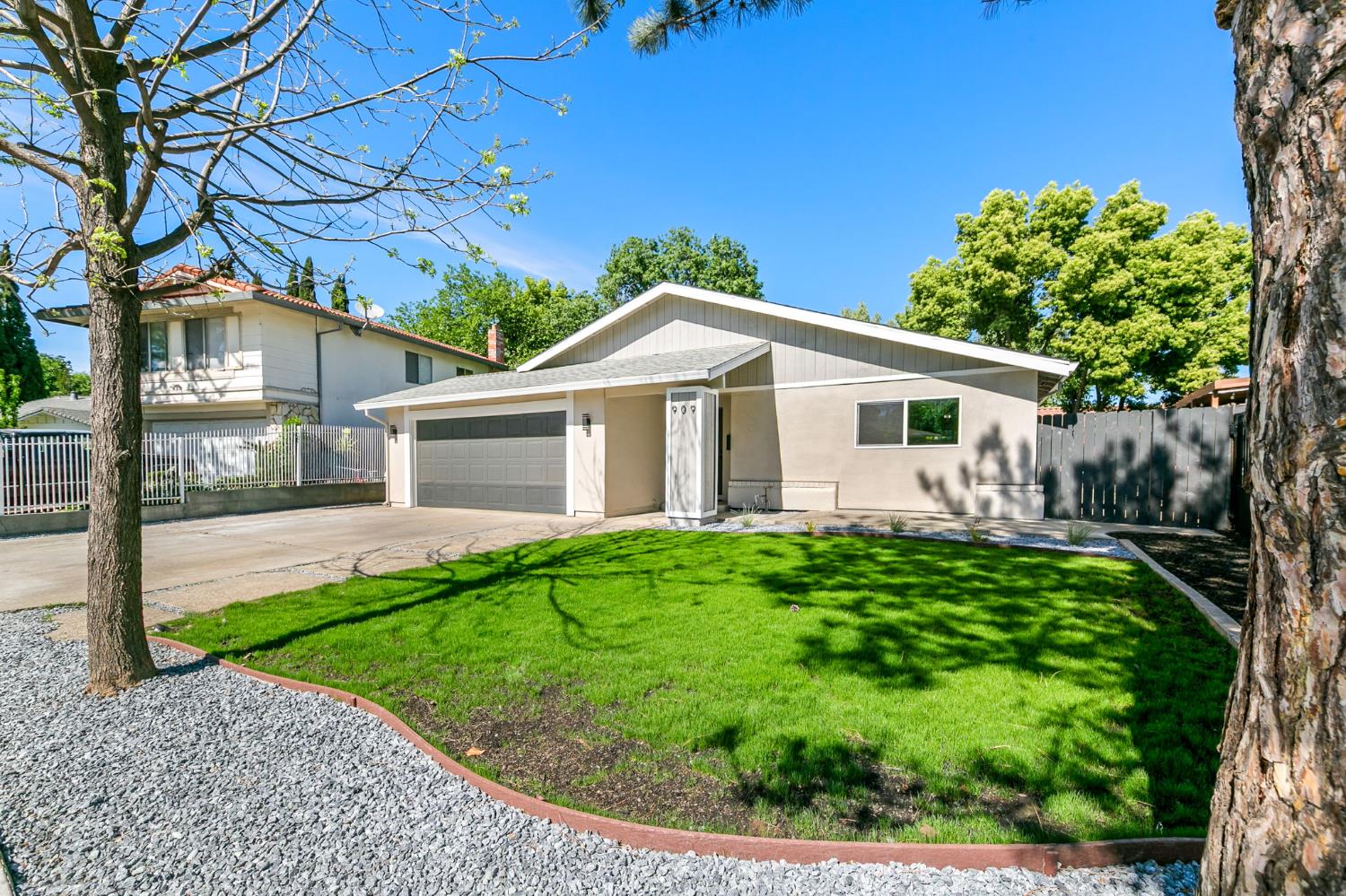 909 Regatta Drive