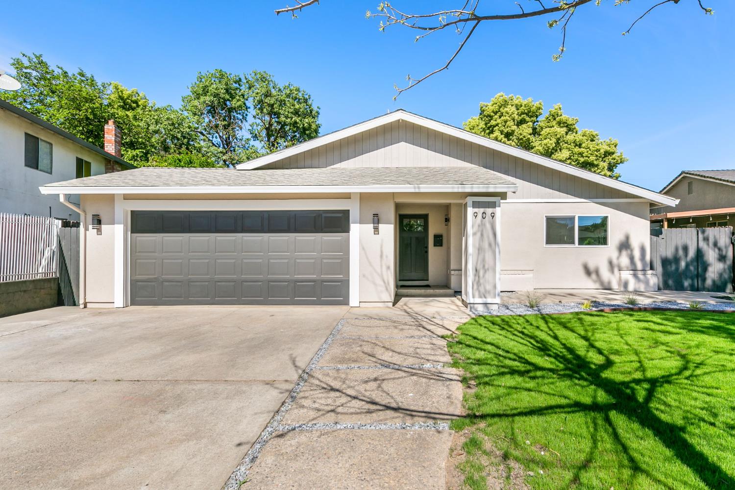 909 Regatta Drive