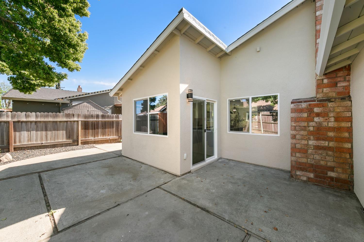909 Regatta Drive