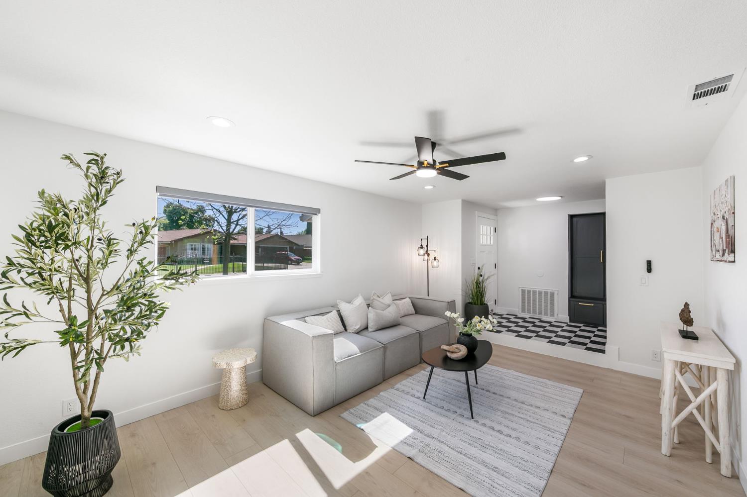 909 Regatta Drive
