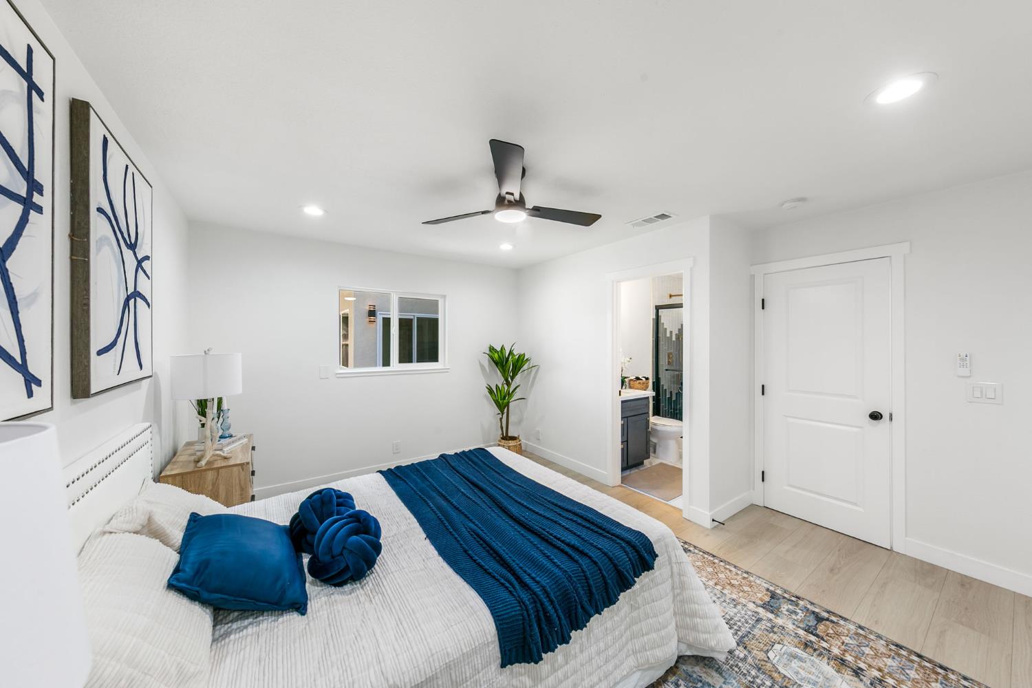 909 Regatta Drive