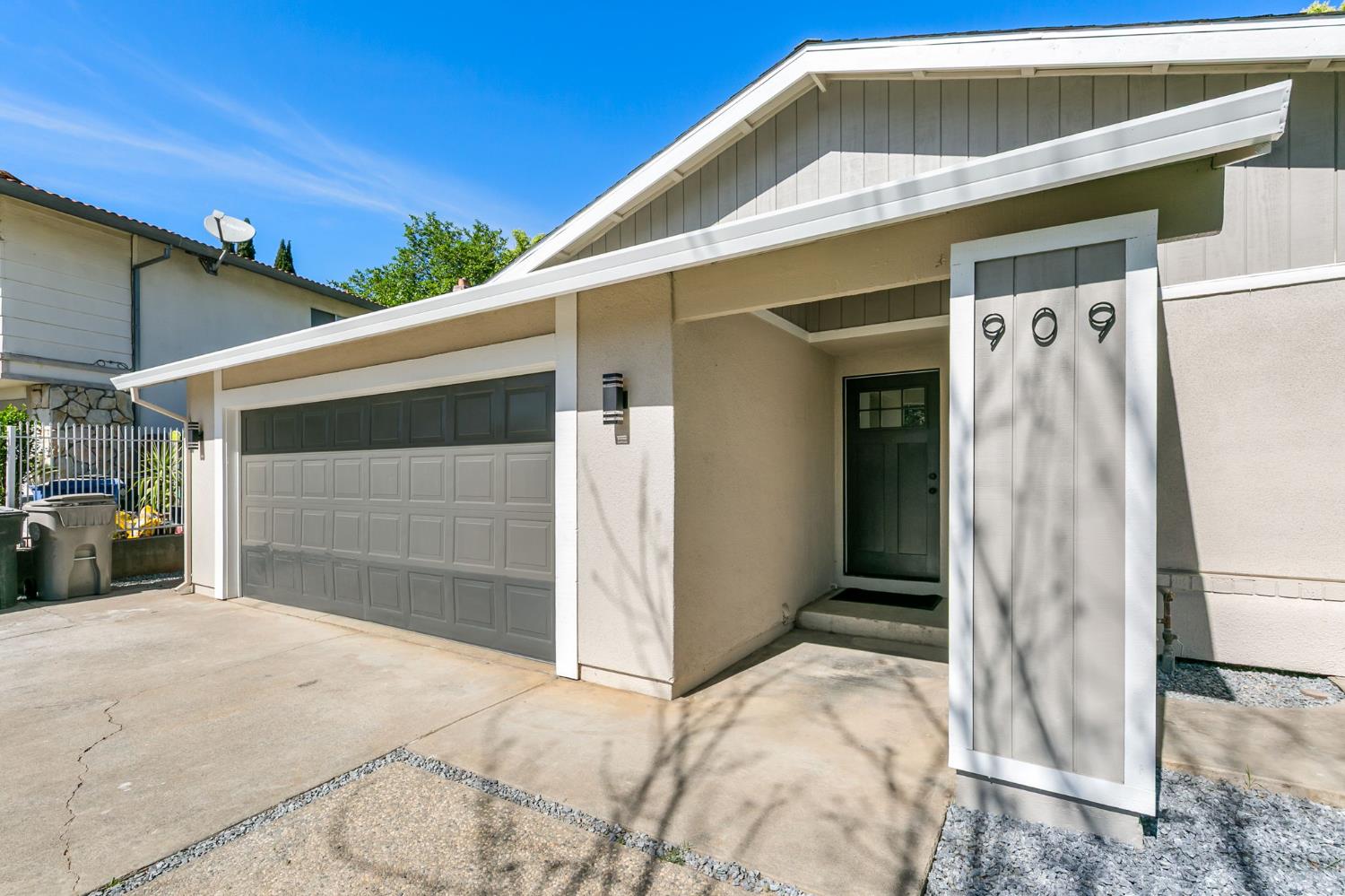 909 Regatta Drive