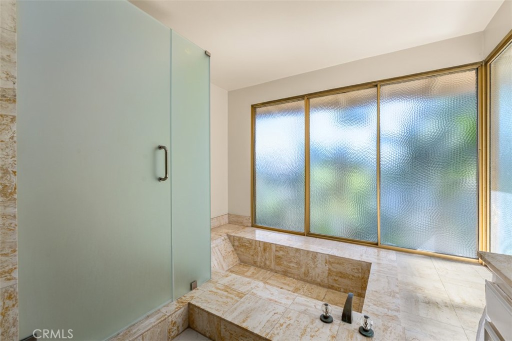 10 Rue Valbonne