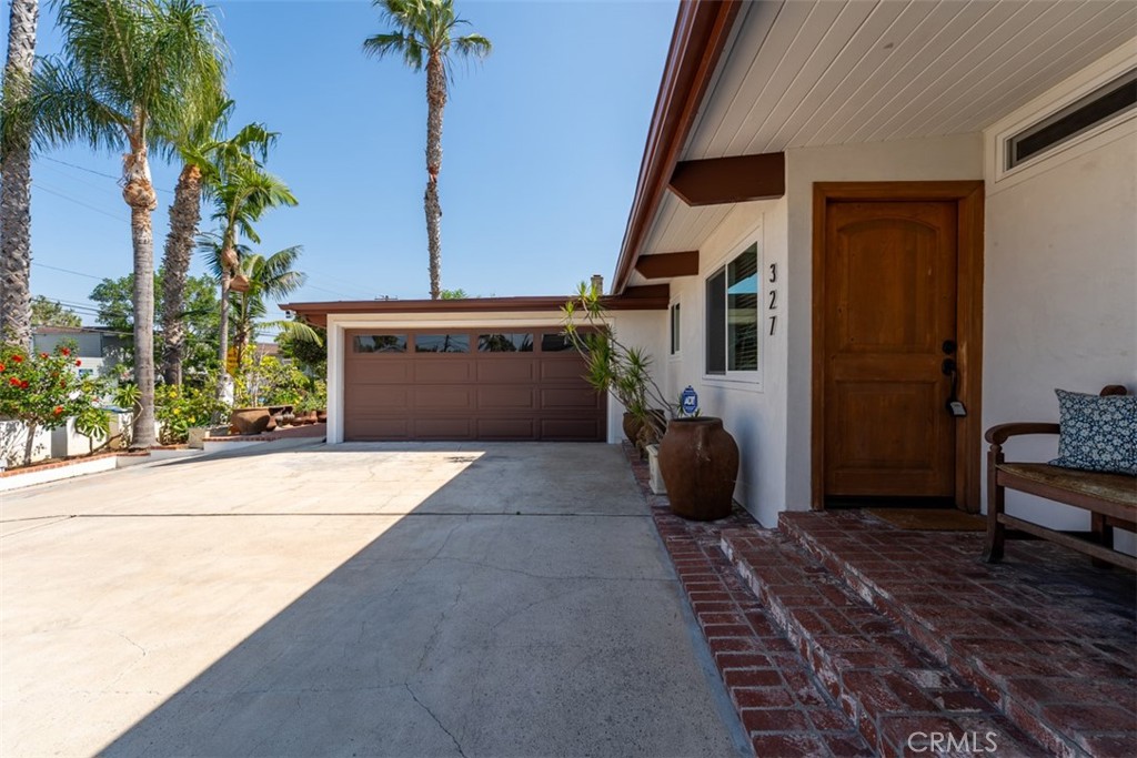 327 Santa Isabel