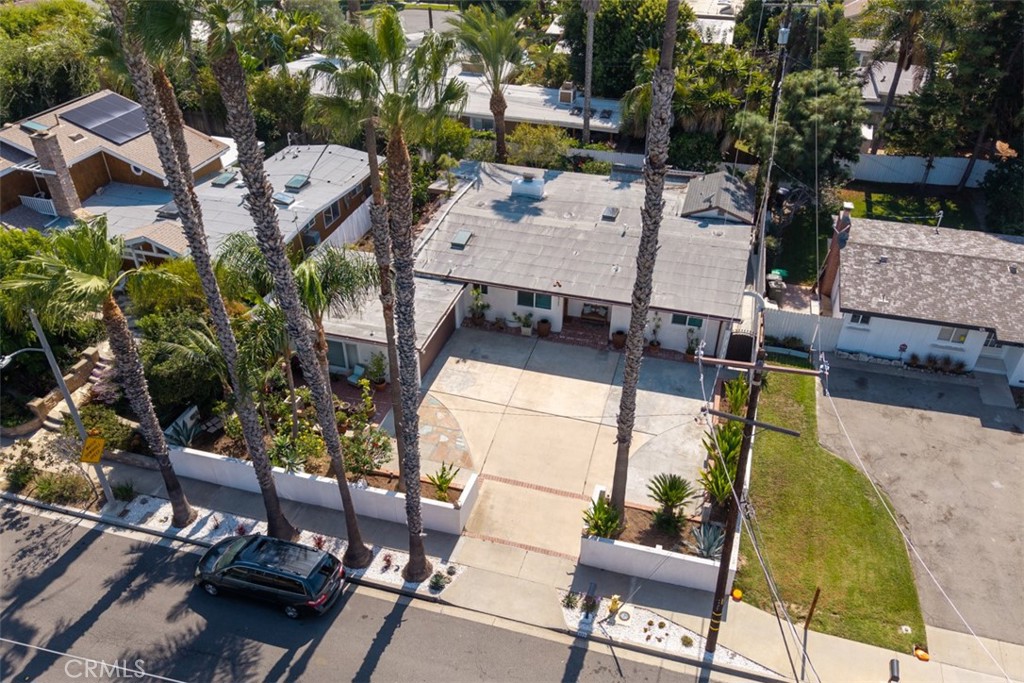 327 Santa Isabel
