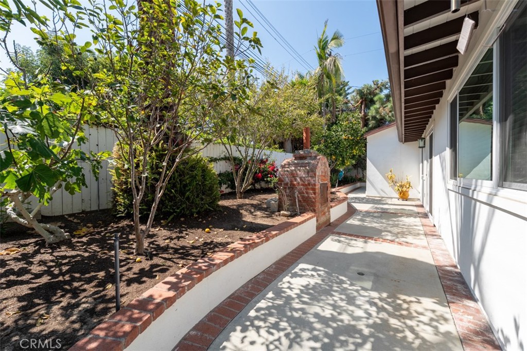 327 Santa Isabel