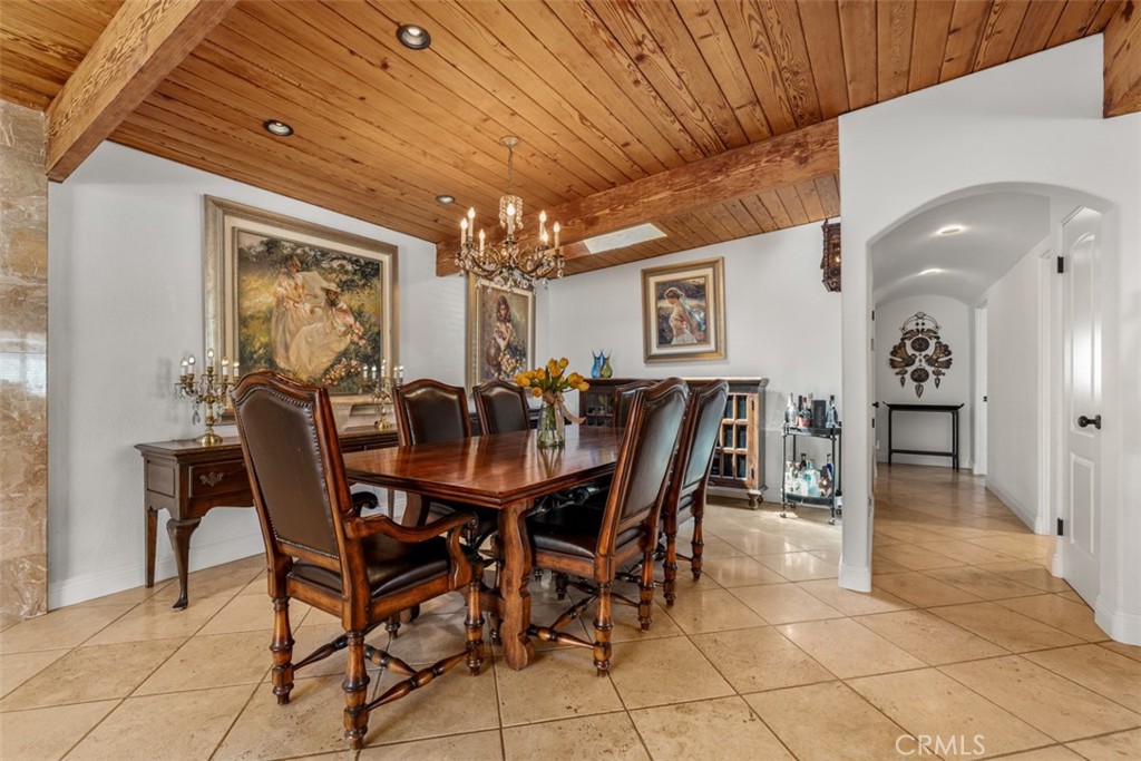 327 Santa Isabel