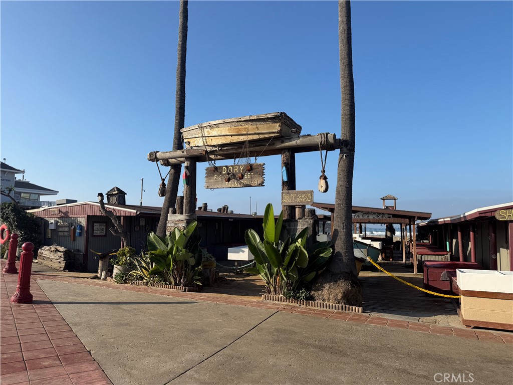 1909 W Balboa