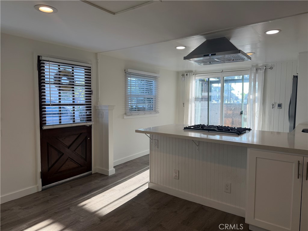 1909 W Balboa