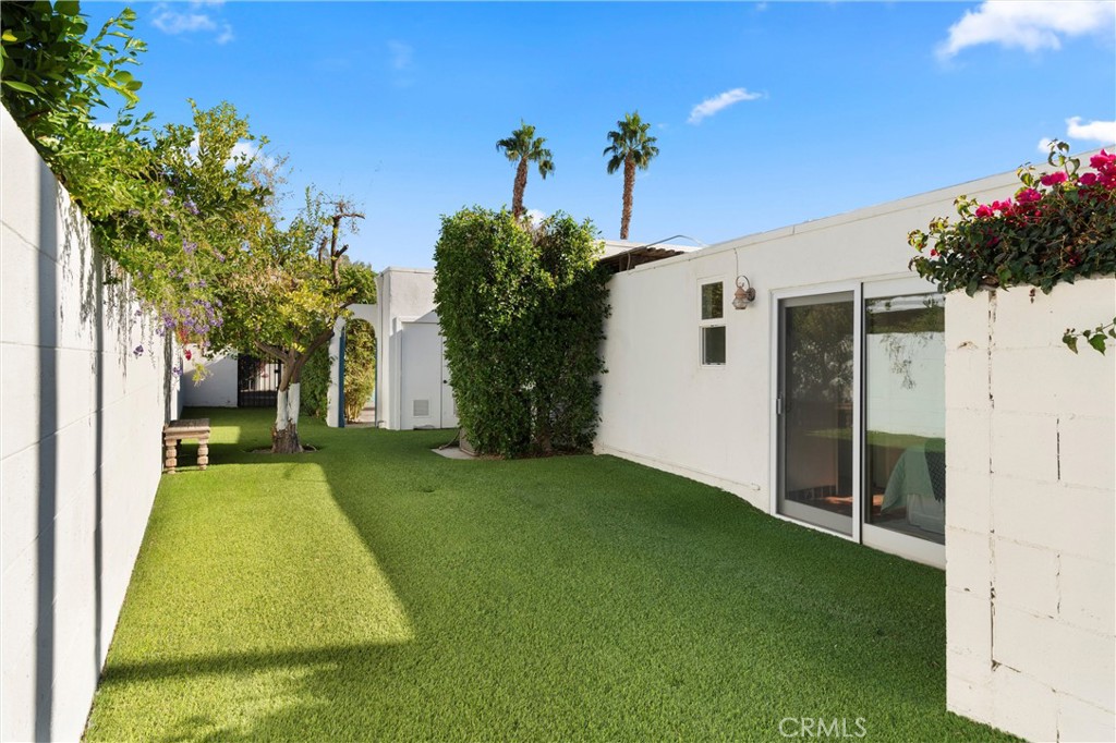 48865 Avenida Fernando