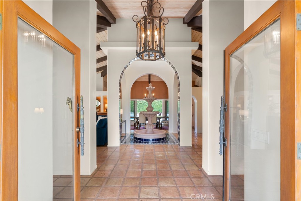 48865 Avenida Fernando