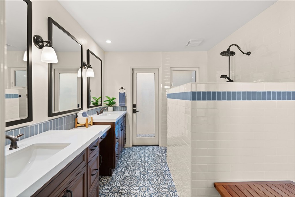 48865 Avenida Fernando