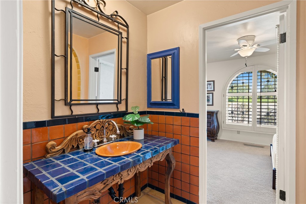 48865 Avenida Fernando