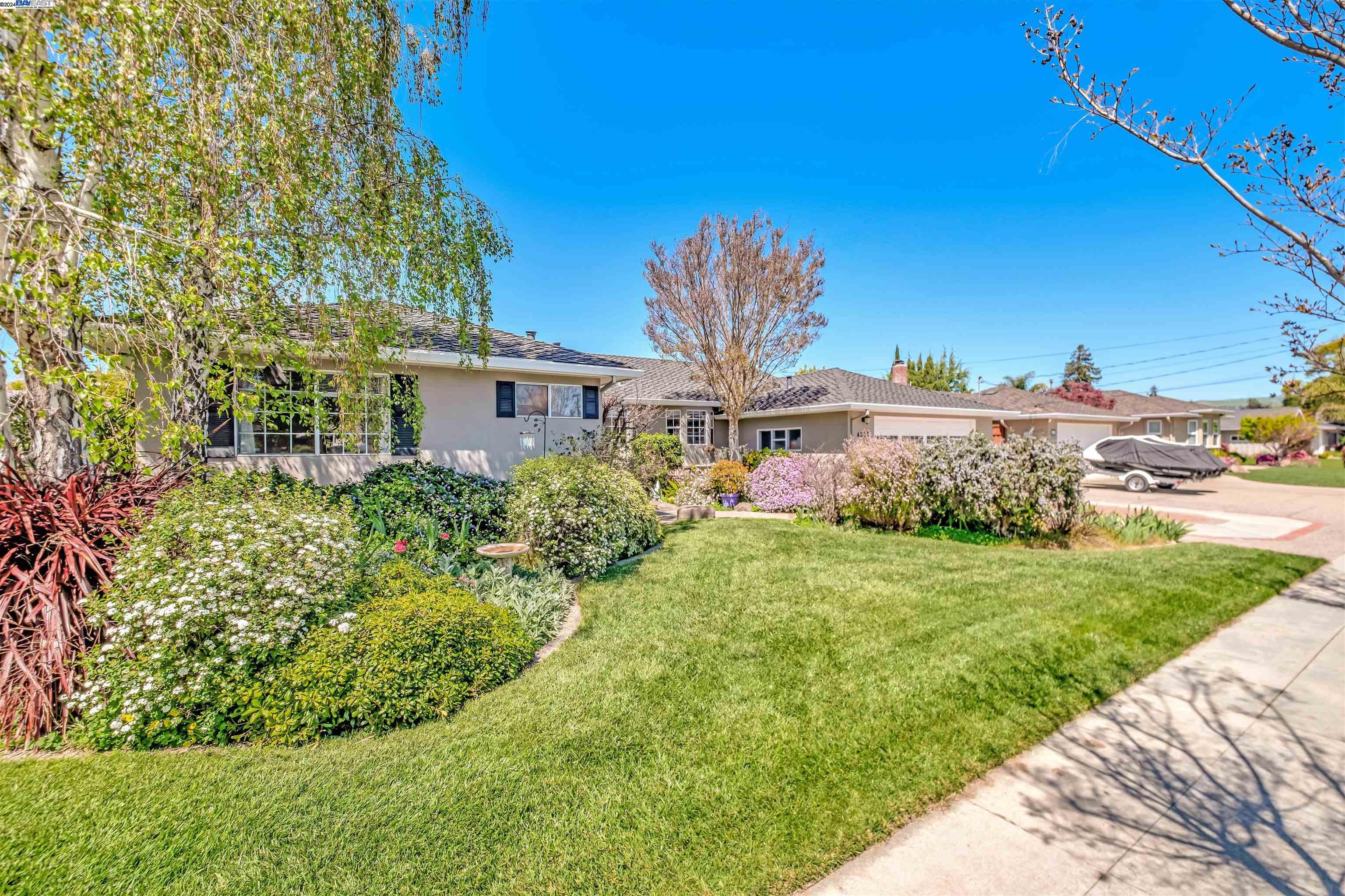 4363 Grover Dr