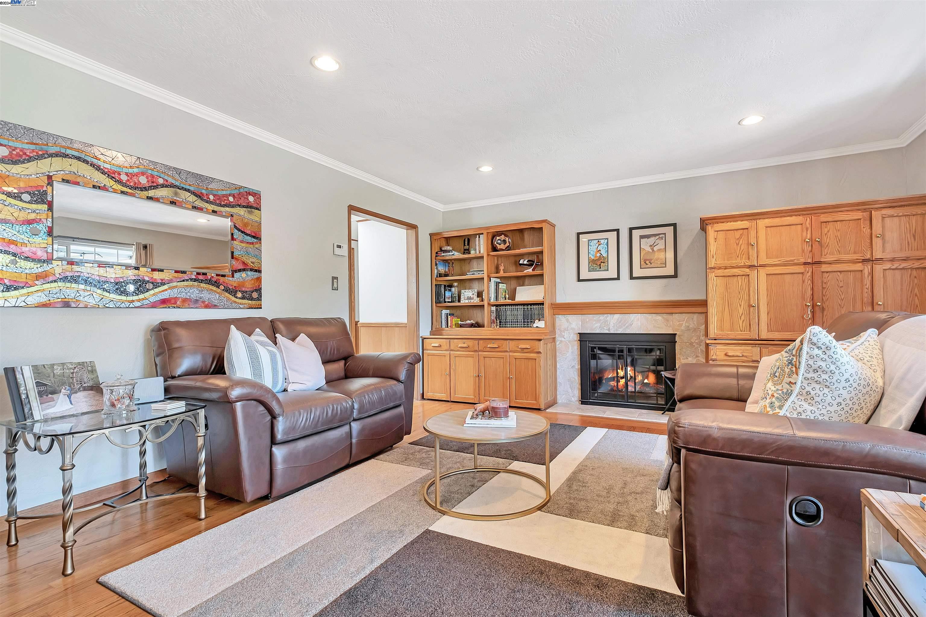 4363 Grover Dr