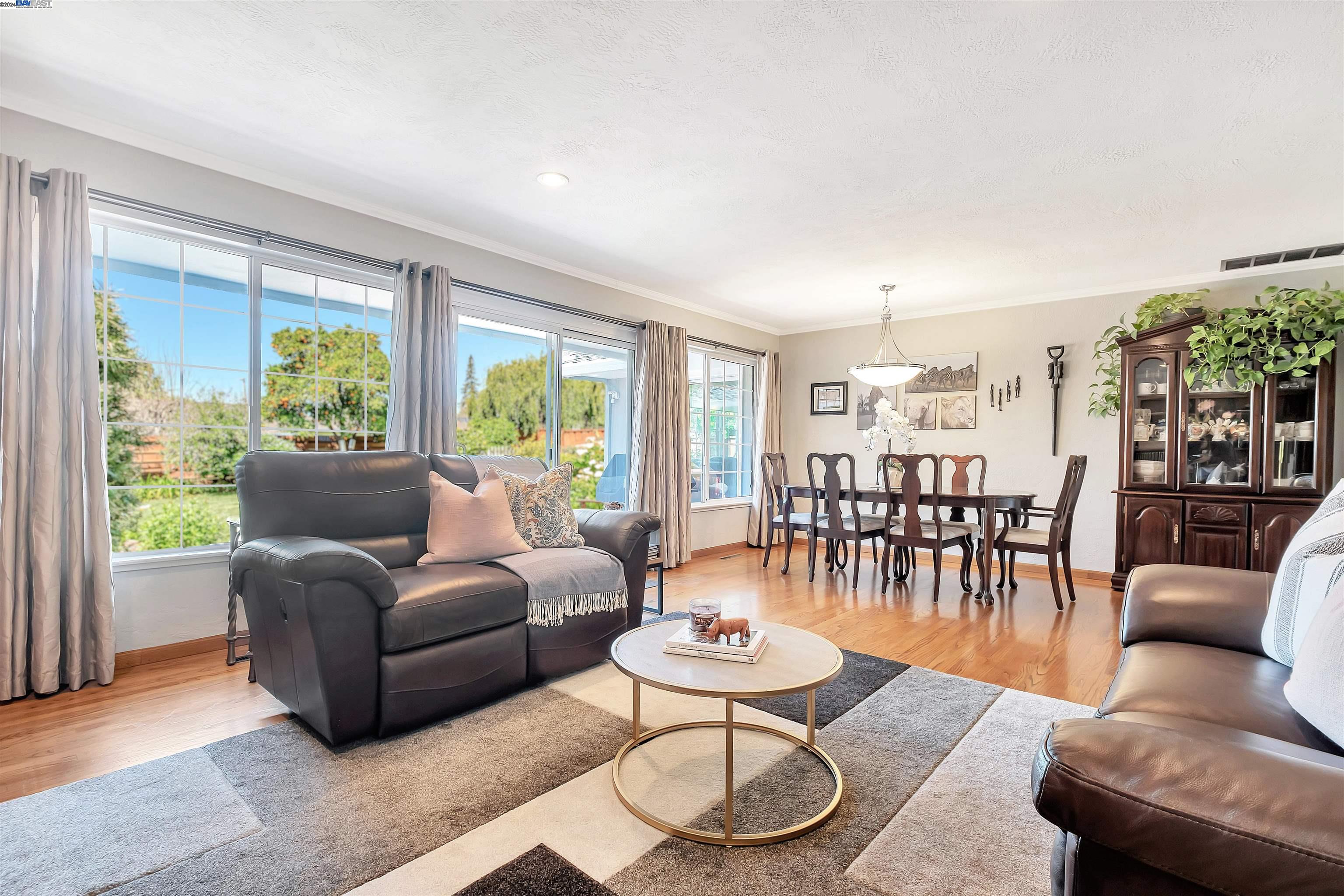 4363 Grover Dr