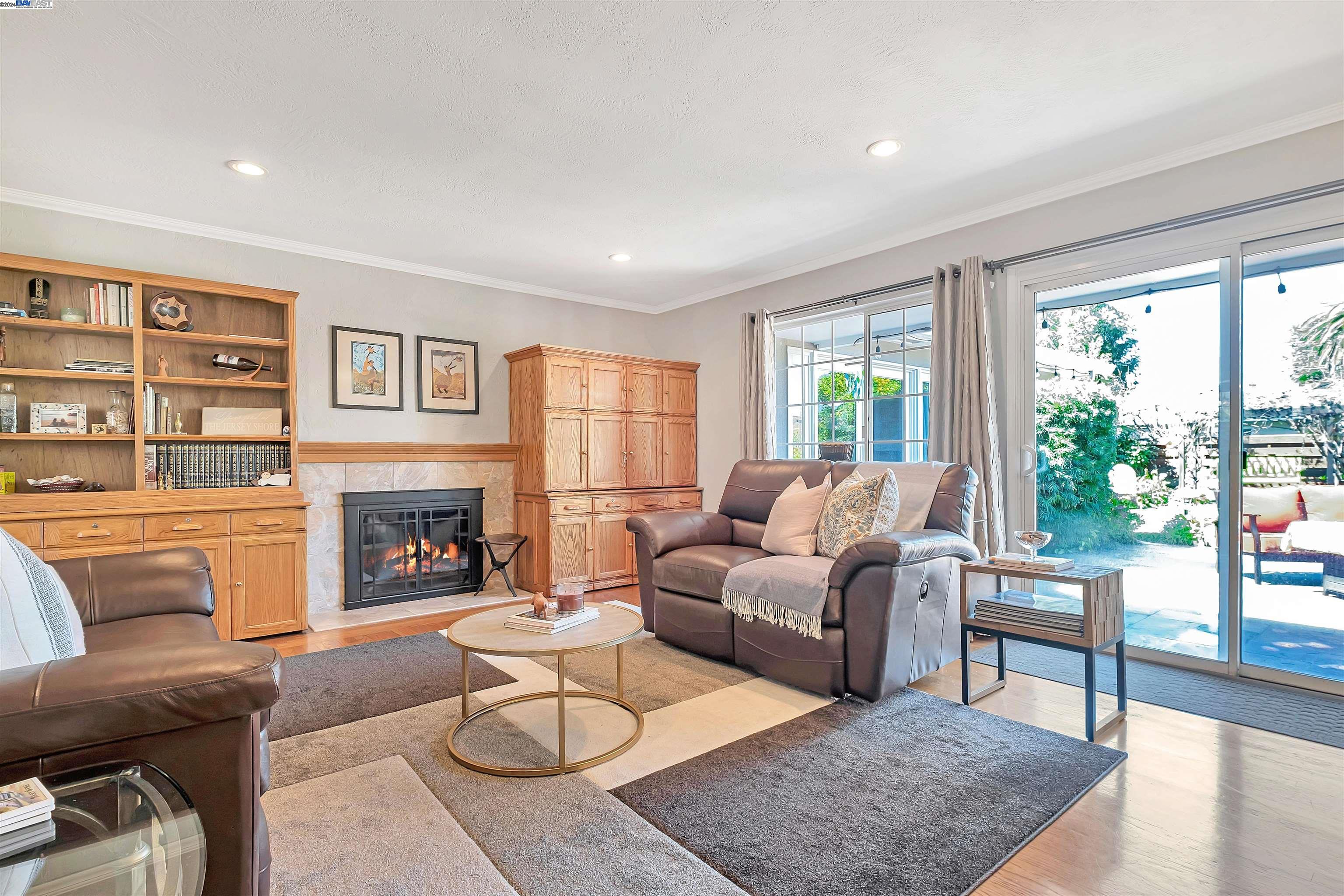 4363 Grover Dr