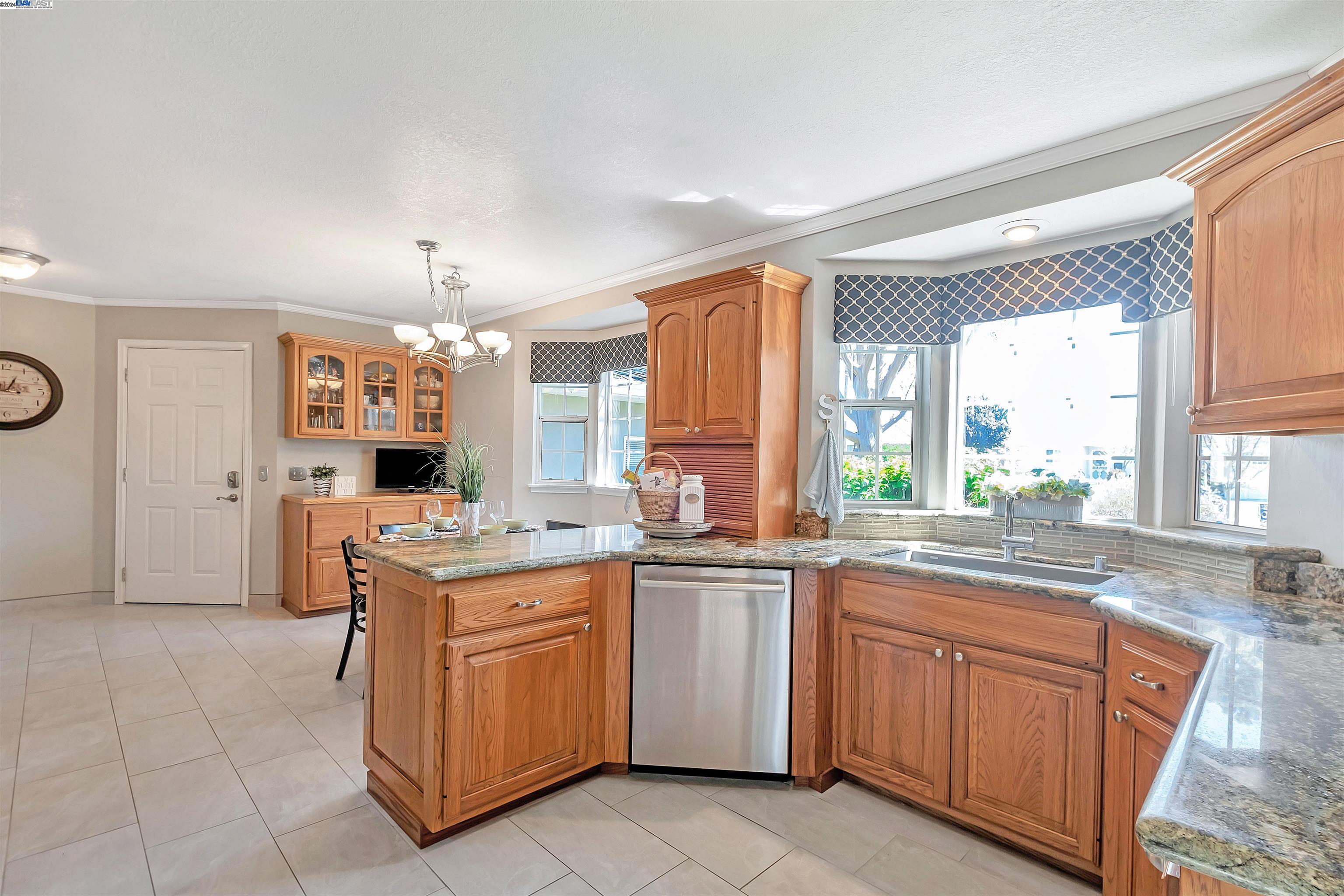 4363 Grover Dr