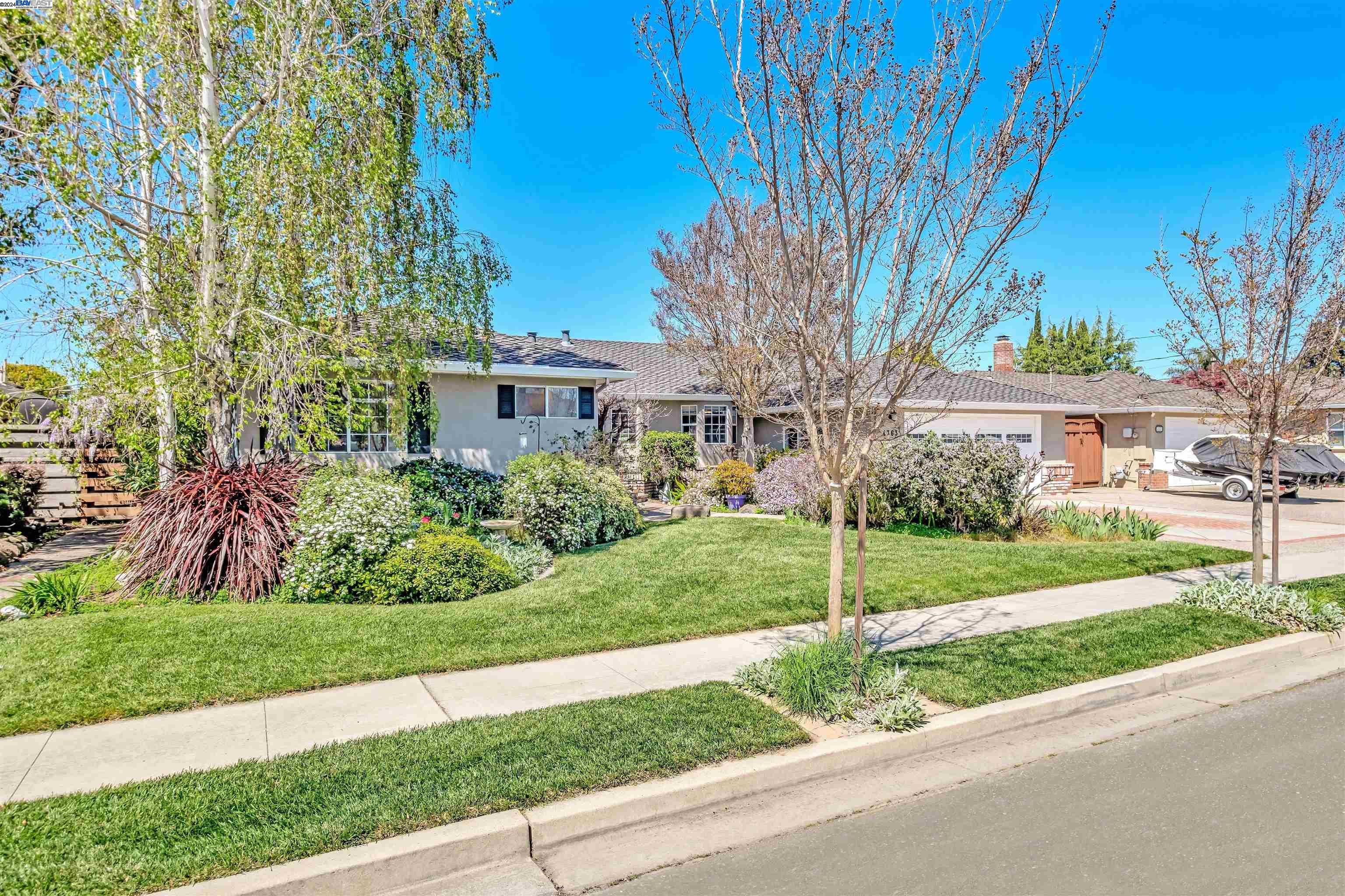 4363 Grover Dr