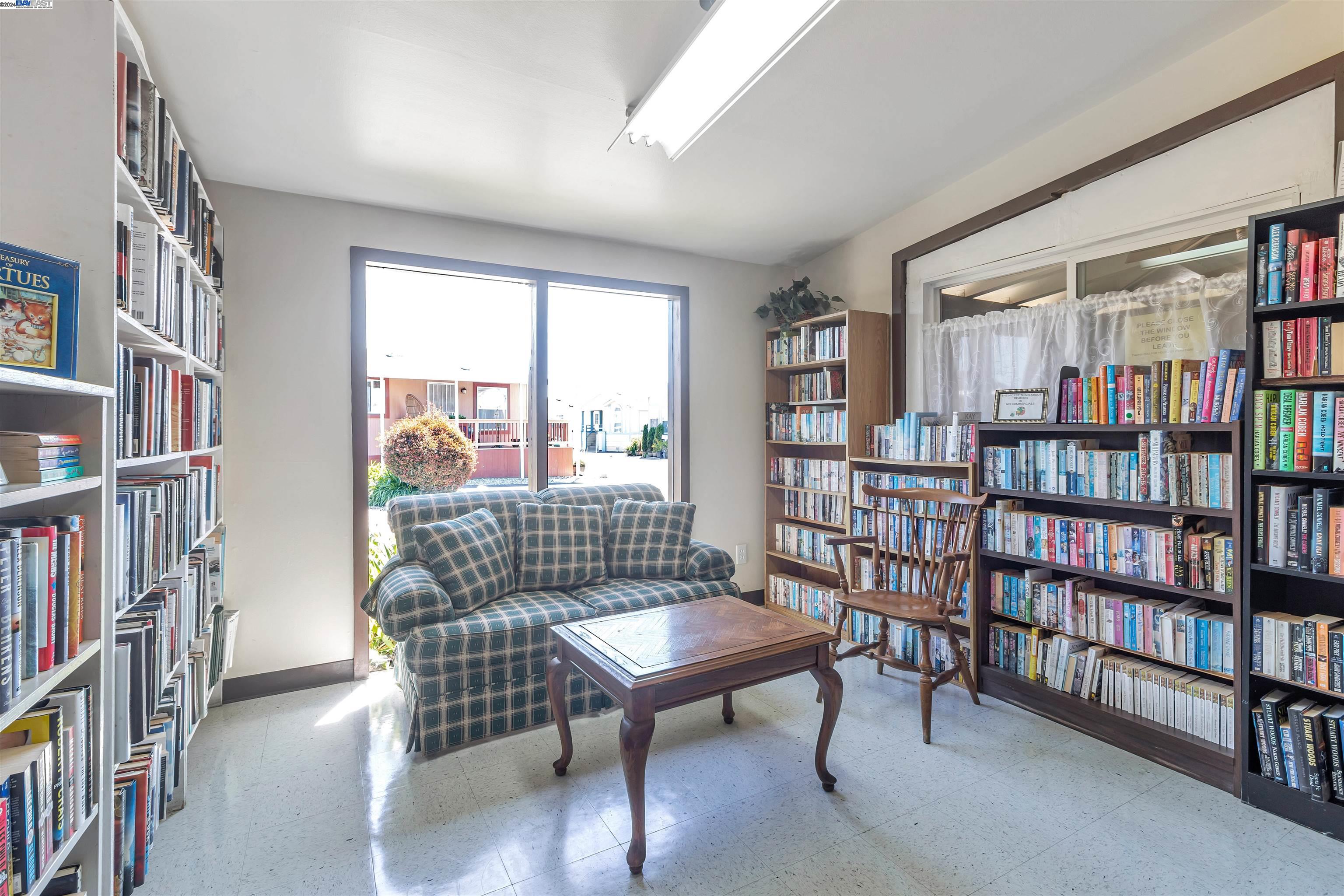1200 W Winton Ave SPC 15